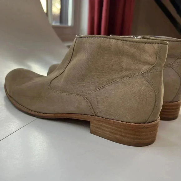 Dolce Vita Booties - Picture 4 of 9